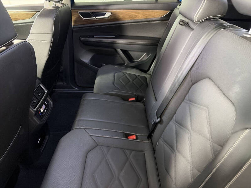 2025 Volkswagen Atlas SE 4Motion