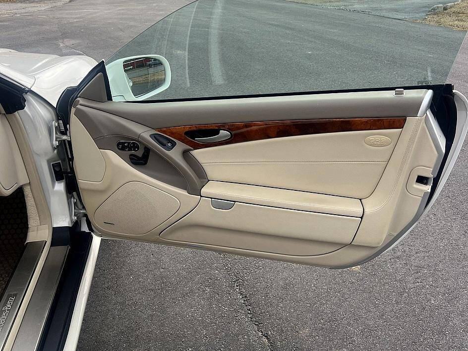 Mercedes-BenzSL-Class14