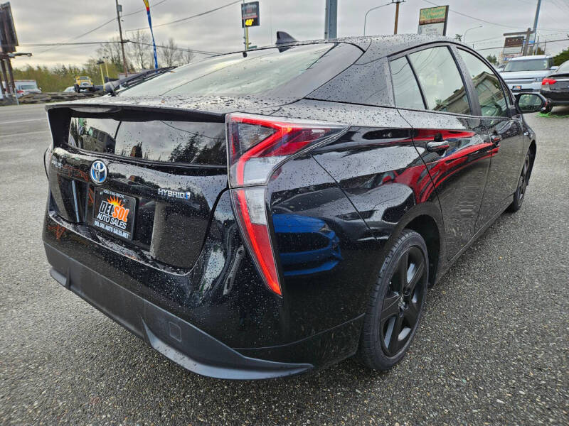 2016 Toyota Prius Three