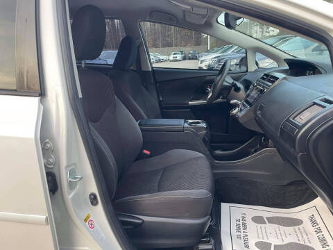2015 Toyota Prius v Three