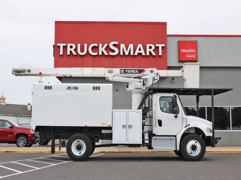 2023 Freightliner M2 106