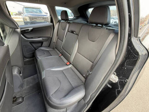 2016 Volvo XC60 T5 Drive-E