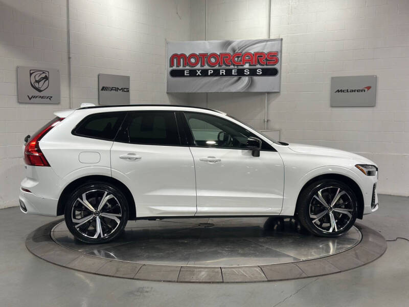 2022 Volvo XC60 B6 R-Design