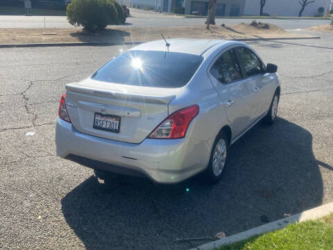 2018 Nissan Versa SV