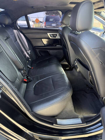 2015 Jaguar XF 3.0 Sport