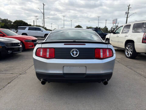 2010 Ford Mustang V6 Premium