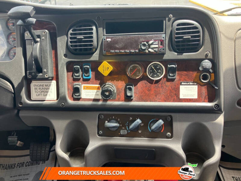 2019 Freightliner M2 106