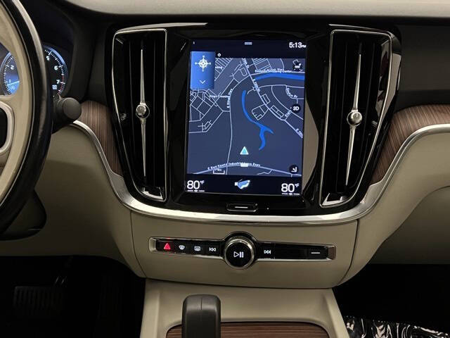 2022 Volvo S60 B5 Momentum