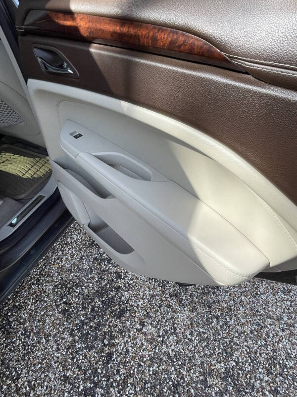 2011 Cadillac SRX Performance Collection