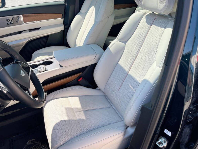 2026 Cadillac VISTIQ Luxury