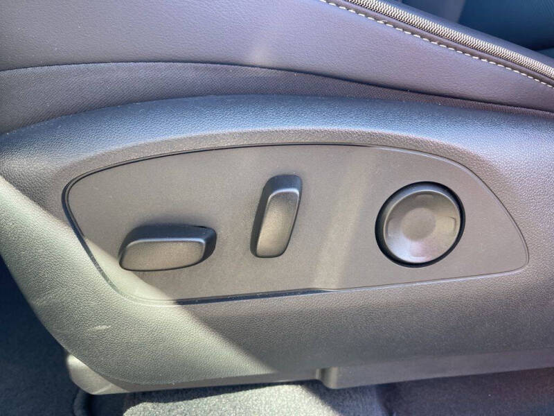 2025 Chevrolet Silverado EV LT