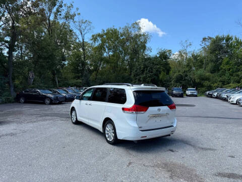 2013 Toyota Sienna Limited 7-Passenger