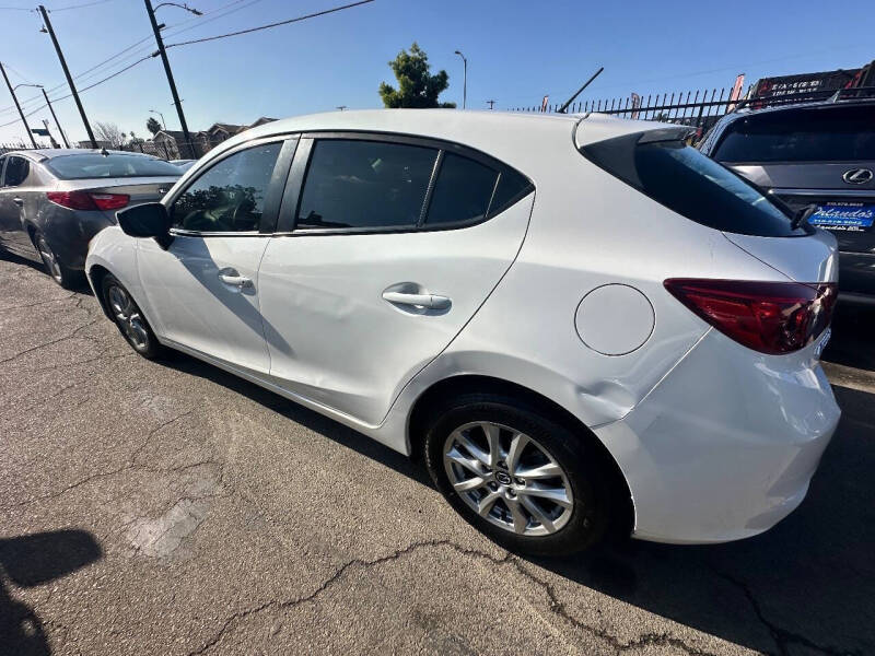 2018 Mazda MAZDA3 Sport
