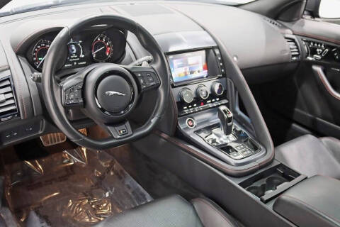 2018 Jaguar F-TYPE R