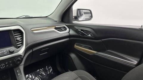 2017 GMC Acadia SLE-2