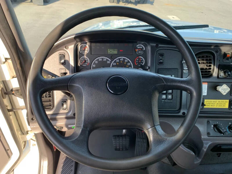 2011 Freightliner M2 112V
