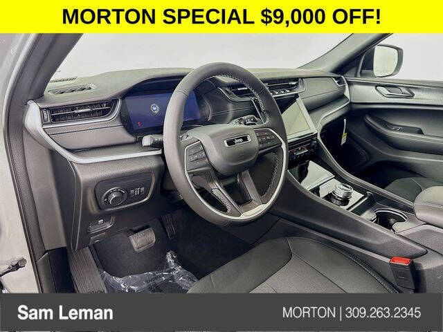 2025 Jeep Grand Cherokee Laredo X