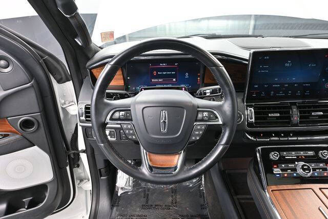 2022 Lincoln Navigator Black Label