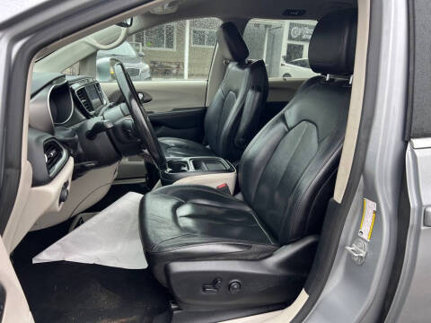 2020 Chrysler Pacifica Touring L