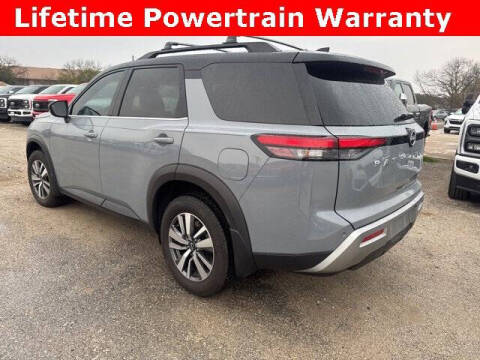 2024 Nissan Pathfinder SL