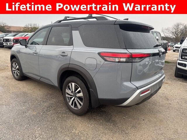 2024 Nissan Pathfinder SL