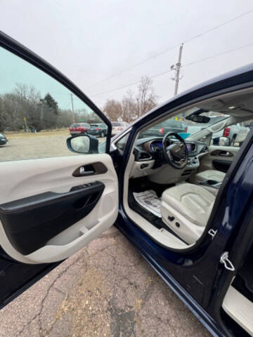 2017 Chrysler Pacifica Touring-L Plus