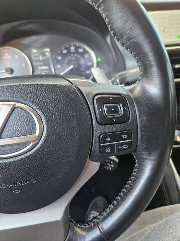 2017 Lexus IS 200t
