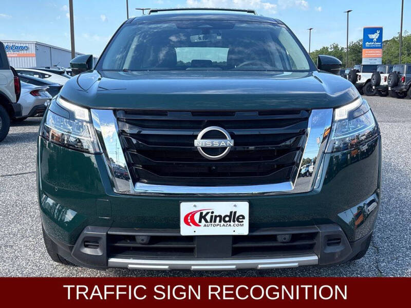 2023 Nissan Pathfinder SL