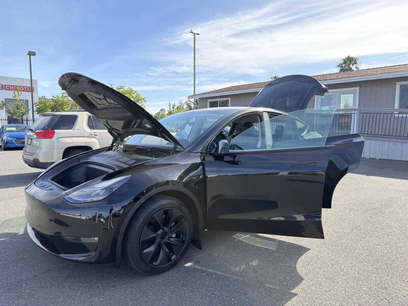 2025 Tesla Model Y Long Range