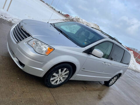 2009 Chrysler Town and Country for sale at United Motors in Saint Cloud MN