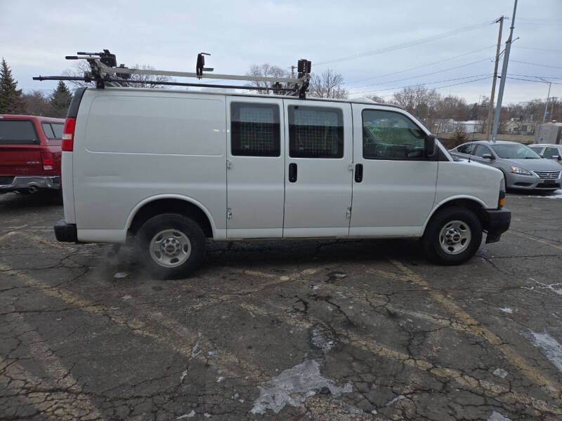 2018 GMC Savana 2500