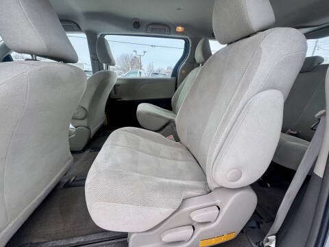 2013 Toyota Sienna L 7-Passenger