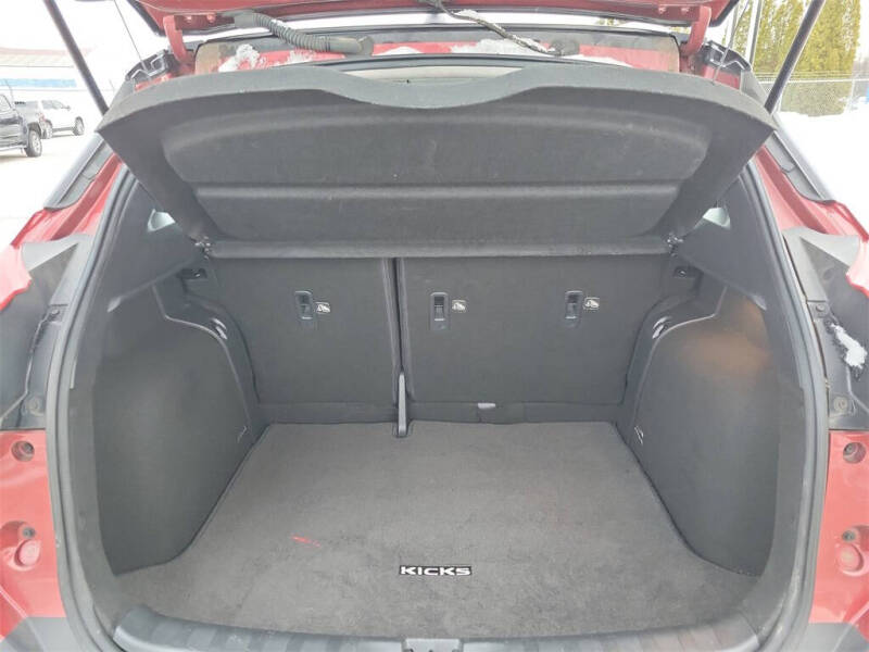 2020 Nissan Kicks SR