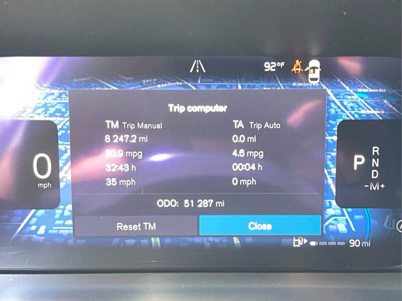 2024 Volvo XC60 B5 Core Dark Theme