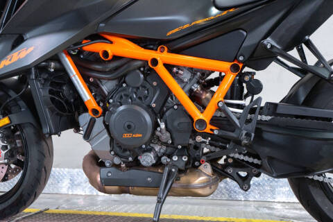 2021 KTM 1290 Super Duke R
