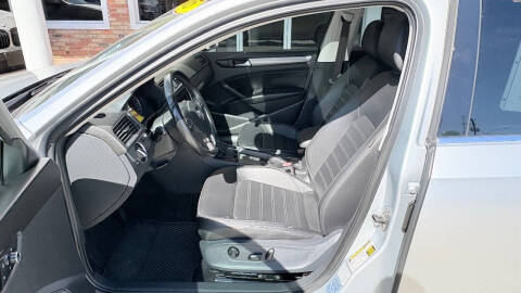 2015 Volkswagen Passat 1.8T SE