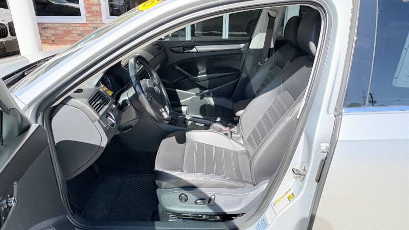 2015 Volkswagen Passat 1.8T SE