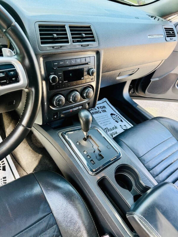2012 Dodge Challenger SXT Plus
