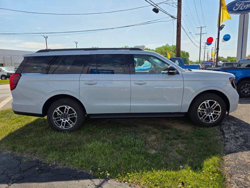 2026 Ford Expedition MAX Active