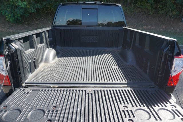 2020 Nissan Titan SV