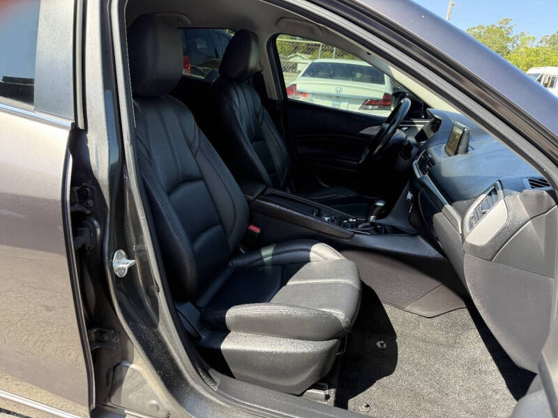 2018 Mazda MAZDA3 Touring