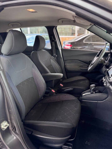 2019 Nissan Kicks S