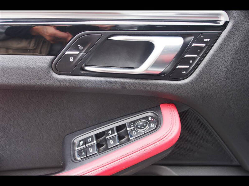 2018 Porsche Macan S