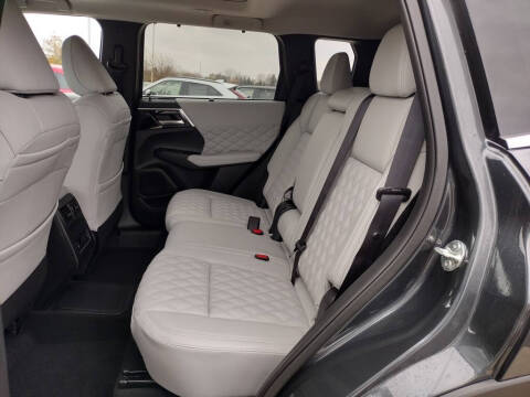 2025 Mitsubishi Outlander PHEV SEL