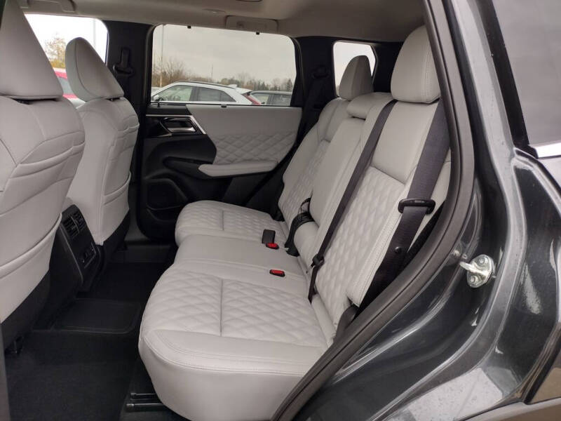 2025 Mitsubishi Outlander PHEV SEL