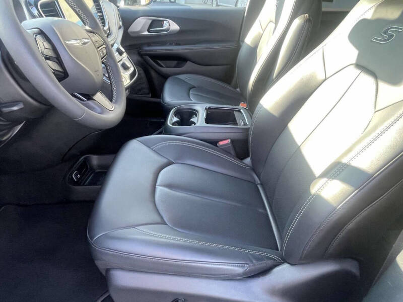 2024 Chrysler Pacifica Plug-In Hybrid