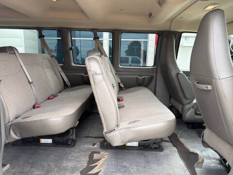 2025 Chevrolet Express LT 3500
