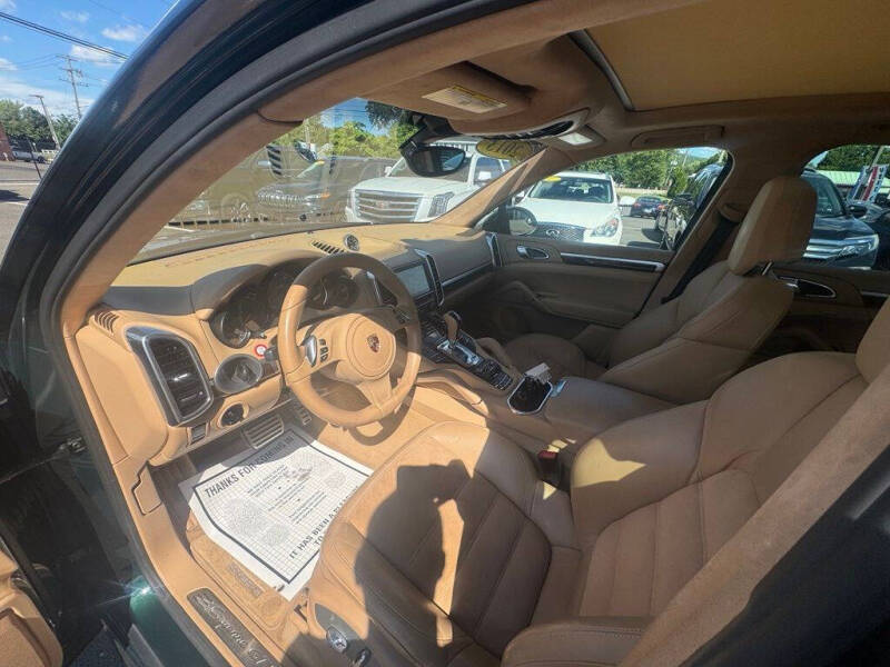 2013 Porsche Cayenne GTS