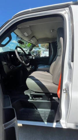 2017 Chevrolet Express 2500