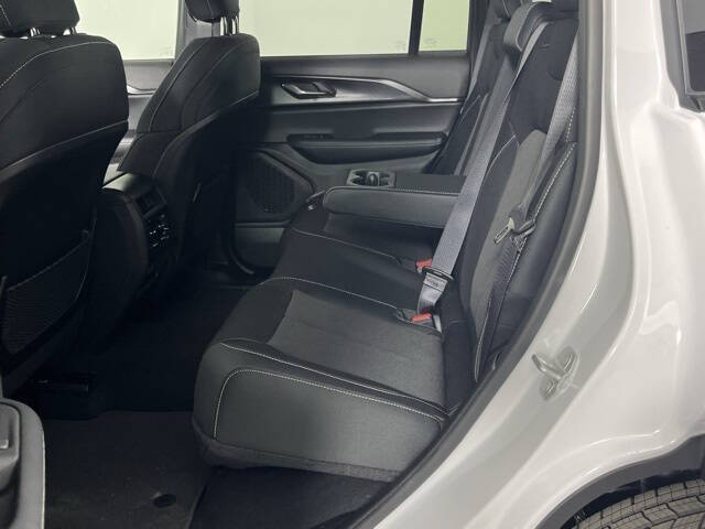 2025 Jeep Grand Cherokee Laredo X